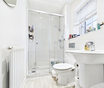 Sealion Approach, Stanway, Colchester, Essex, CO3 8AR - Photo 6