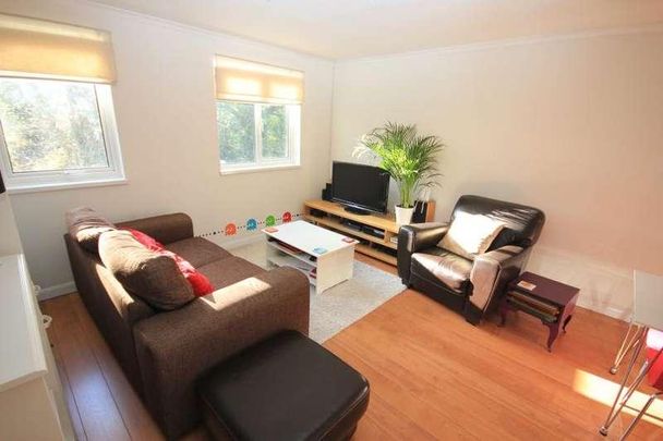 Woking, Surrey, GU21 - Photo 1