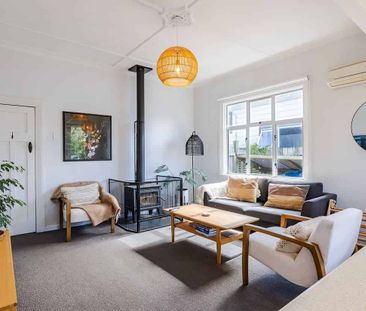 Sunny home near the beach - Photo 2