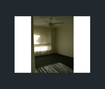 2 bedroom, Low maintenance, Neat as a pin. - Photo 5