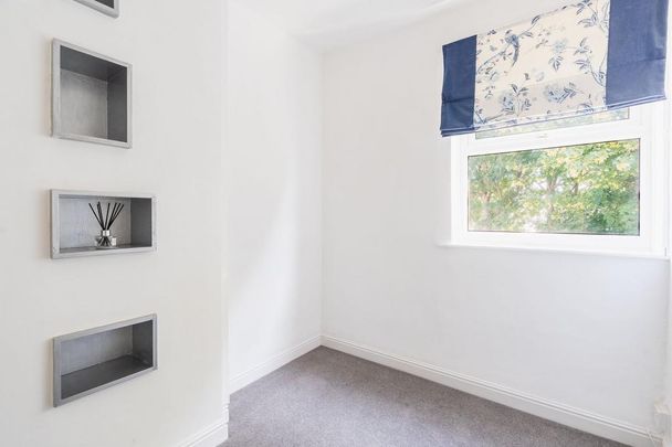 3 bedroom end of terrace house to rent - Photo 1