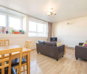 3 bedroom flat to rent - Photo 1