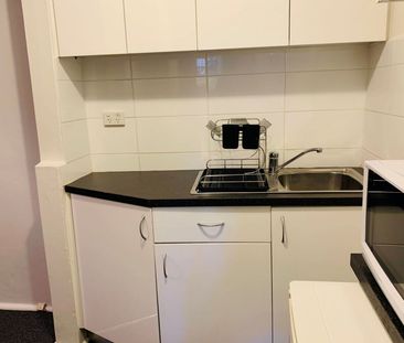 CONVENIENT & AFFORDABLE LIVING CLOSE TO KIRRIBILLI & NORTH SYDNEY - Photo 4