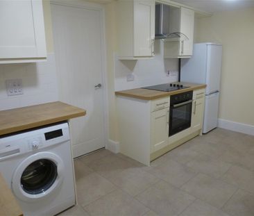 Doncaster Road, Barnsley - Photo 3