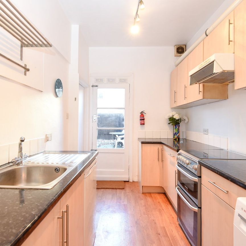 Coverton Road, London, SW17 - Photo 1