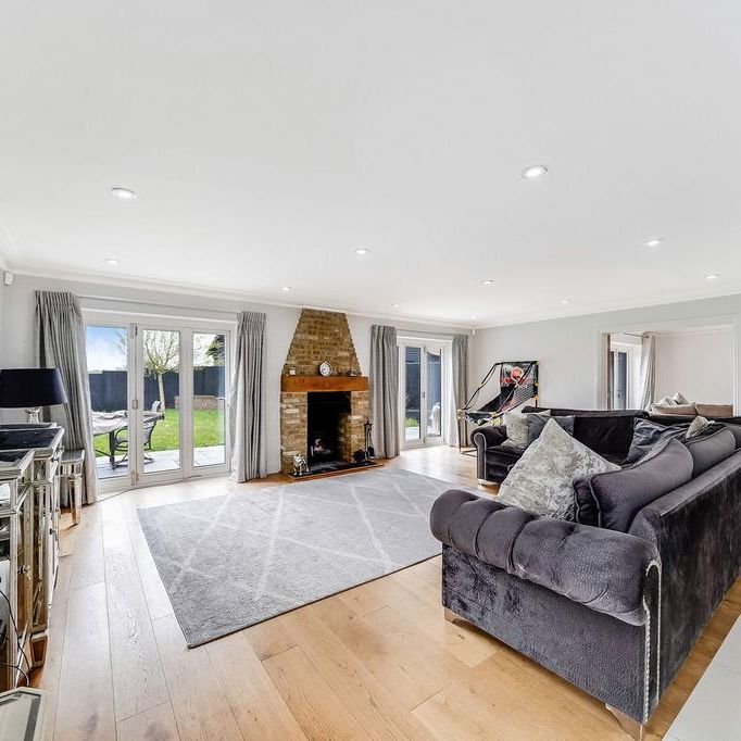 4 bedroom property to rent - Photo 1