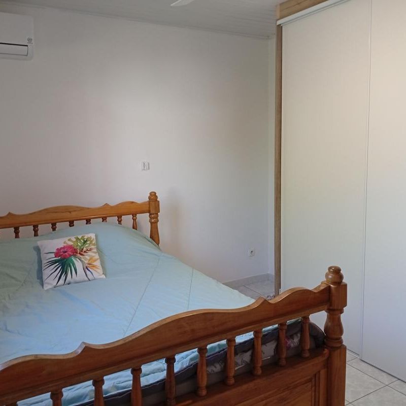 Location Maison 3 pièces 78m² LA RIVIERE 97421 - Photo 1
