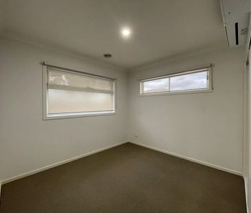 Modern and Spacious! - Photo 4