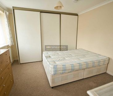 3 bedroom end of terrace house to rent - Photo 4