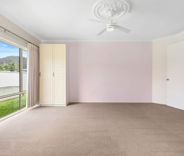 28 Friarbird Crescent, Bonogin. - Photo 1