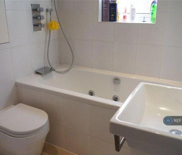 3 bedroom detached house to rent - Photo 5