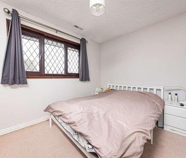 All Saints Close, Wokingham, RG40 - Photo 3