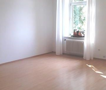 Exposé 0815 • Zentrumsnahe 2 ZKB Altbauwohnung mit Weserblick! - Photo 2