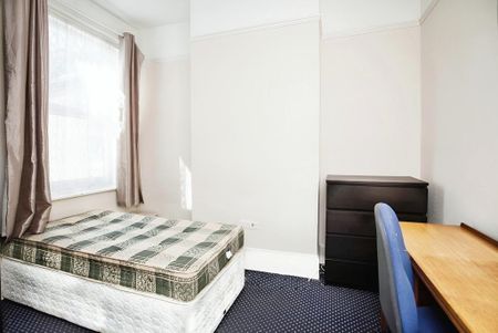 5 bedroom terraced house to rent - Photo 5