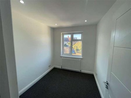 Marvels Lane, London, SE12 - Photo 2