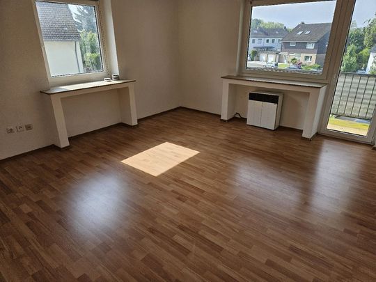 Bezugsfreies Appartement mit ca. 37 m² Wohnfläche; kleiner Küche und Balkon - Photo 1