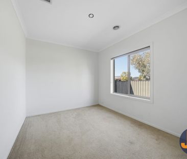 Walk to Shopping Centre & Schools - Photo 4