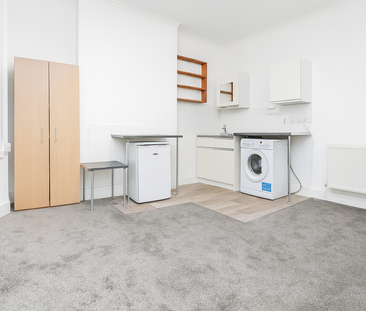 Studio to rent - Photo 2