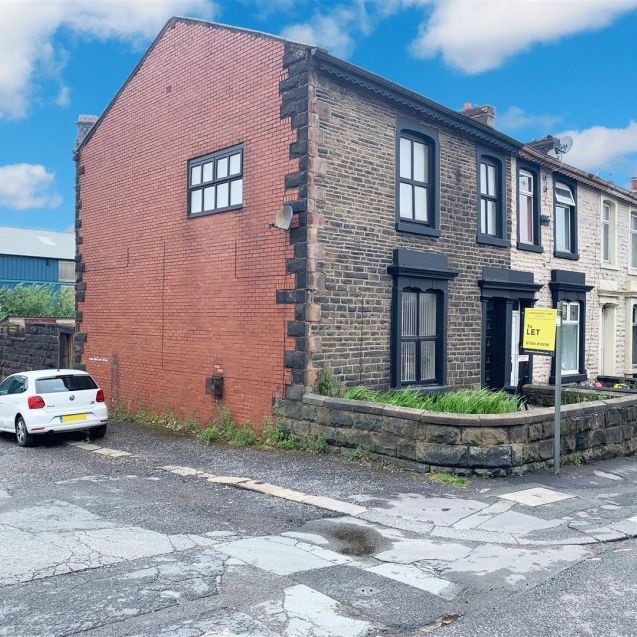 Part Self-Contained Bedsit , Redearth Rd , Darwen - Photo 1