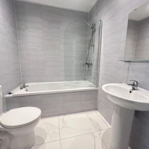 32 Bridge Street, Lisburn, BT28 1XY - Photo 2