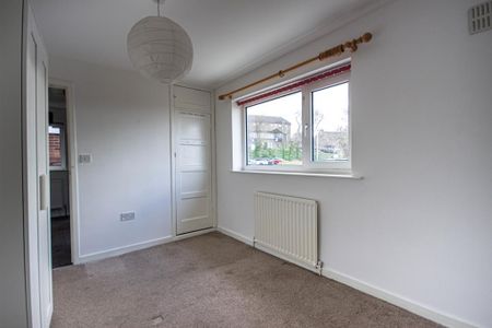 3 bedroom semi-detached house to rent - Photo 4