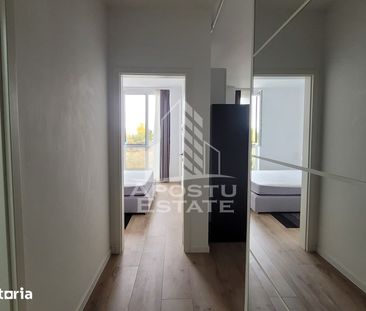 Apartament cu 2 camere, semidecomandat, cu parcare, zona Torontarului - Fotografie 6