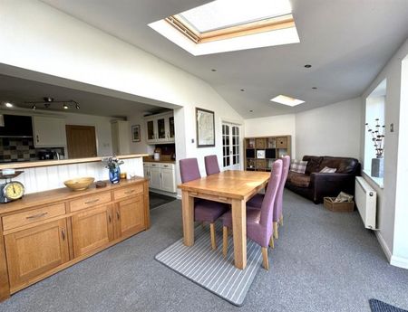 3 Bedroom Semi Detached To Let - Photo 5