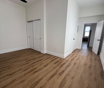 For Lease - 8 Essa Road, Barrie, Ontario - Photo 4