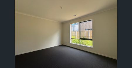 Brand New 4-Bedroom Living in Cranbourne East - Photo 3