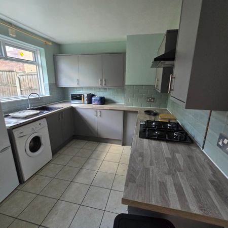 3 Bed Semi-Detached House, Manchester, M11 - Photo 3