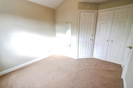 3 bedroom link detached house to rent - Photo 3