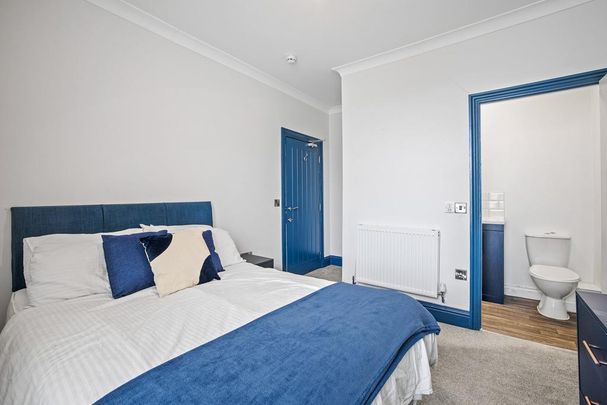 1 bedroom in a house share to rent - Photo 1