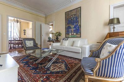 Appartement • Saint Philippe du Roule - Photo 1