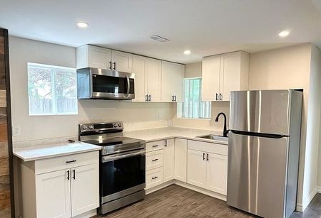 For Lease - 90 Oke Road Unit# Bsmt, Clarington, Ontario - Photo 2