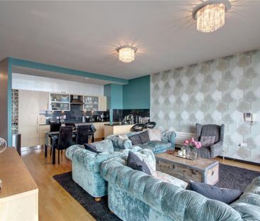 3 bedroom penthouse to rent - Photo 2