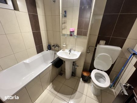 INCHIRIEZ apartament 3 camere,renovat,zona Mihai Viteazul - Photo 3
