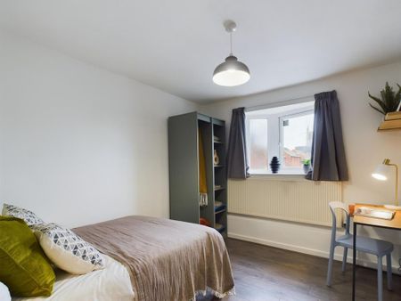 1 bedroom in a house share to rent - Photo 4