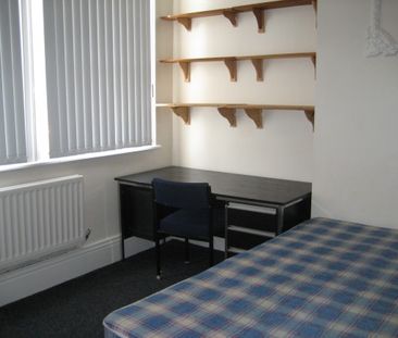 6 Bed Luxury Student House - StudentsOnly Teesside - Photo 2