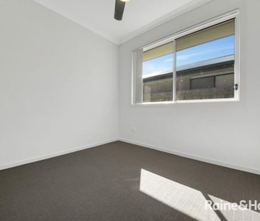 Low-Maintenance 4 Bedroom Home in Kirkwood! - Photo 6