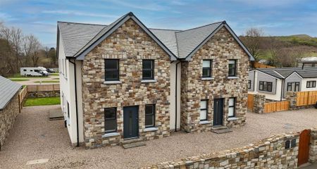 3 bedroom semi-detached house to rent - Photo 3