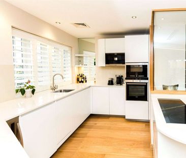 A high specification and fully furnished one bedroom apartment with... - Photo 1