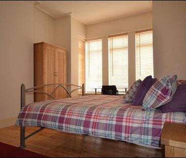 Luton, Bedfordshire, LU1 - Photo 1