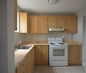 For Lease - 64 Holland Street Unit# Upper 1, Bradford West Gwillimb... - Photo 1