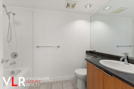 Penthouse in Downtown Vancouver, BC - Photo 4