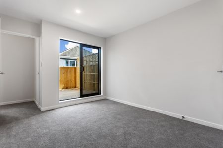 Modern Luxury - Unbeatable Location - Photo 5