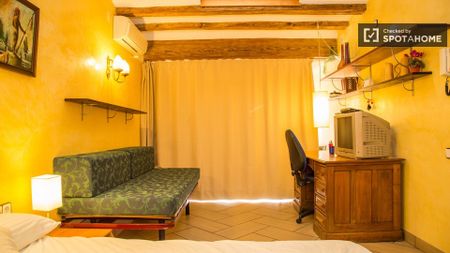 barcelona, Catalonia 08001 - Photo 4