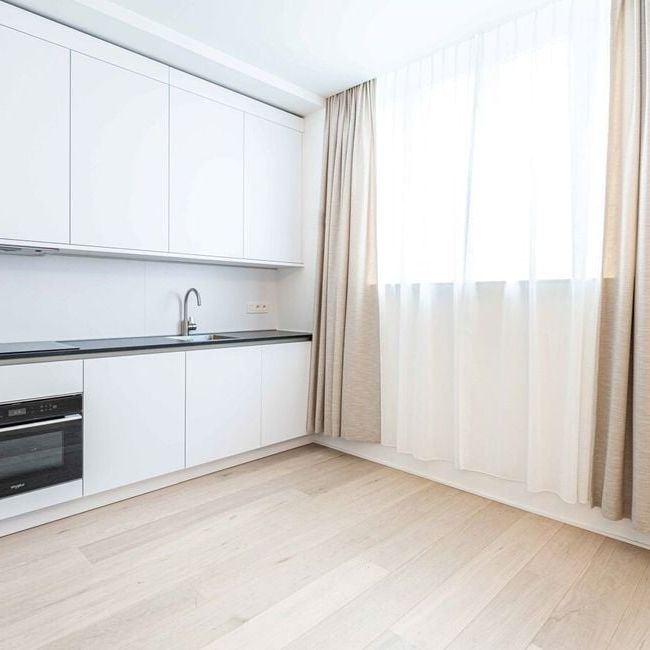 Appartement te huur in Brussel voor € 1.290 met 1 slaapkamer - Photo 1