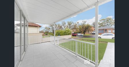 "Large Modern Entertainment Special" - Photo 2