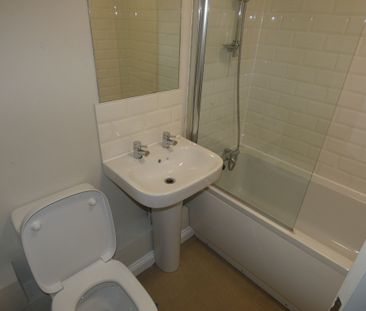 1 bed Apartment - To Let - Photo 6