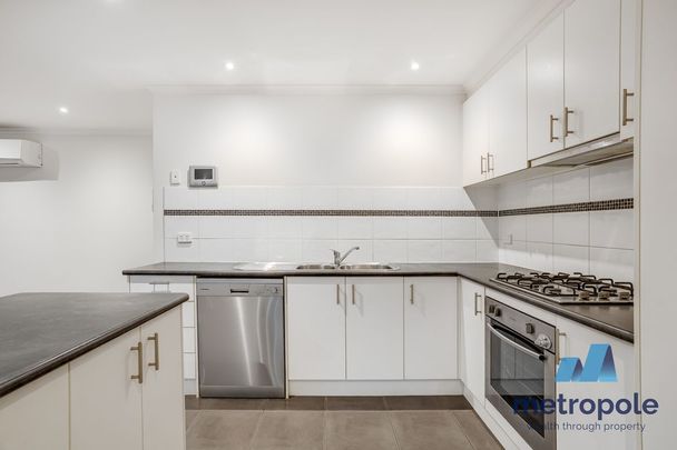 8 Rhone Grove, SKYE, VIC - Photo 1